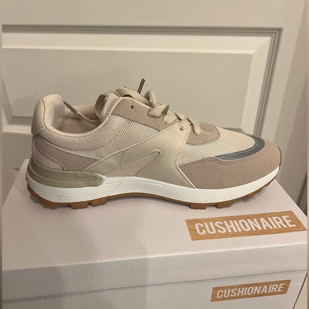 Cushionaire Shoes Women Size 9 1/2 M Score Sneaker Memory Foam Athletic Comfort